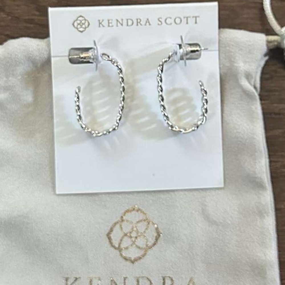 KENDRA SCOTT Grier Rhodium Chain Hoop Earrings-Silver-Brwnd New - Picture 6 of 13